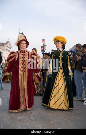 Il storico Grand Parade, il Gran Corteo Storico, 2008 del carnevale di Venezia dall'Hotel Danieli, Italia Foto Stock