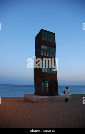 ARTE S XX ALEMANIA Rebecca Horn Michelstadt Alemania 1944 Escultora LA ESTRELLA HERIDA 1992 Playa de la Barceloneta BARCELONA Foto Stock