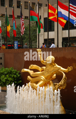 Prometeo statua Rockefeller Center di New York STATI UNITI D'AMERICA Foto Stock