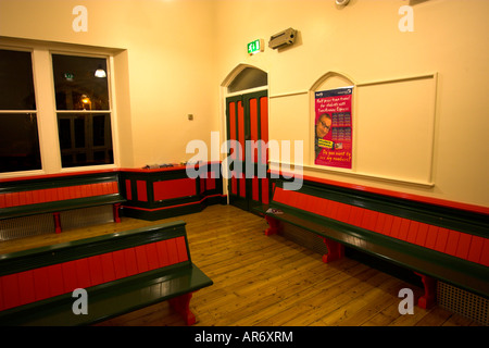 Grange Over Sands vittoriana stazione ferroviaria in Sud Cumbria North West England Regno Unito Gran Bretagna GB Lake District Regno Unito Foto Stock