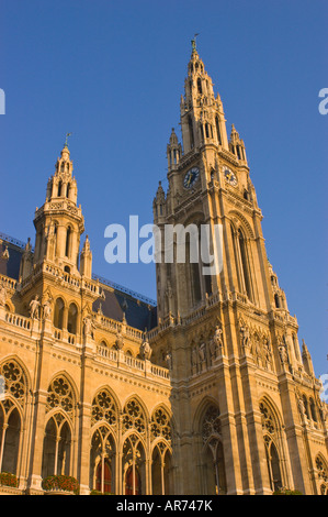 VIENNA AUSTRIA - Rathaus, Vienna neogotica del municipio Foto Stock