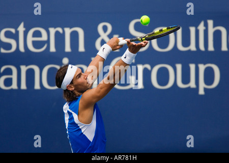 Rafael Nadal uno di ATP top i giocatori di tennis in azione a Cincinnati ATP in preparazione per gli US Open. Foto Stock