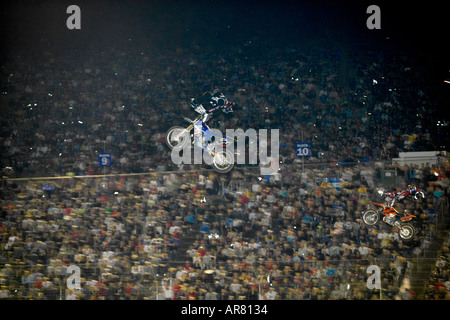 Crusty Demons Global Assault Tour 2004 Freestyle moto x Modello rilasciato Foto Stock