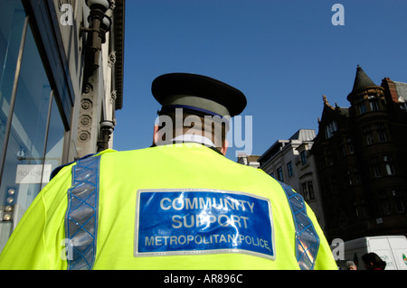 Il sostegno comunitario Officer, Westminster Londra Inghilterra REGNO UNITO Foto Stock