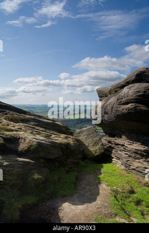 Rocce sul bordo Froggatt Parco Nazionale di Peak District Derbyshire England Regno Unito Europa Foto Stock