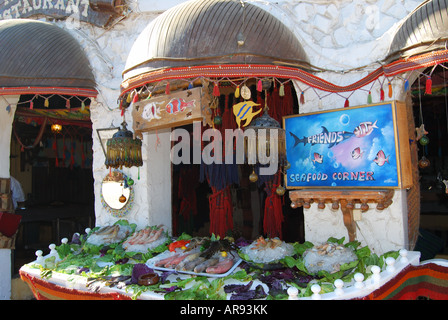 Il ristorante di pesce sul lungomare, Dahab, la penisola del Sinai, Repubblica di Egitto Foto Stock