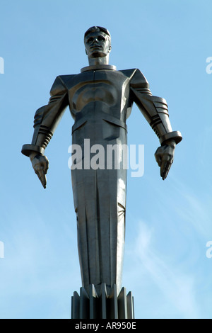 Yuriy Gagarin monumento su Leninsky Prospekt Moscow Russia primo uomo nello spazio Ploshchad Gagarina Foto Stock