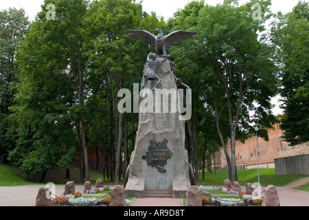 Aquile monumento a Smolensk , per commemorare il centenario della vittoria russa su Napoleone. Foto Stock