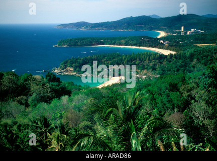 Spiagge di Phuket Thailandia, vista aerea di Kata e Karon e Patong Foto Stock