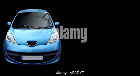 Interessante auto blu. Isolato su nero Foto Stock