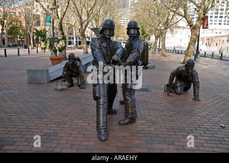 Vigili del Fuoco caduti Memorial in Occidental Square Park Downtown Seattle Washington Foto Stock