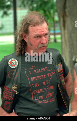 Il Vietnam biker veterano età 55 partecipanti al Memorial Day service. St Paul Minnesota MN USA Foto Stock