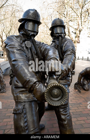 Vigili del Fuoco caduti Memorial in Occidental Square Park Downtown Seattle Washington Foto Stock
