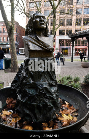 Busto di Capo Seattle in Pioneer Square Seattle Washington Foto Stock