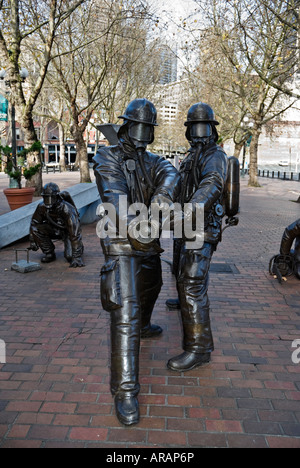 Vigili del Fuoco caduti Memorial in Occidental Square Park Downtown Seattle Washington Foto Stock