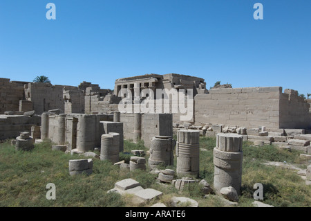 Mammisi di Nectenebo II, Chiesa & Mammisi romano, tempio di Hathor, Dendara, Egitto Foto Stock