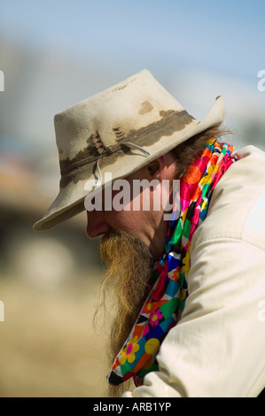 Signor Duane un ranch mano sull'Hanley Ranch opere vacche a molla branding Jordan Valley Oregon Foto Stock