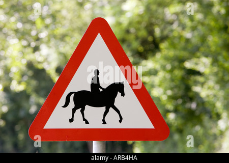 Cartello stradale di avvertimento accompagnato cavalli o pony Dorset Regno Unito Foto Stock