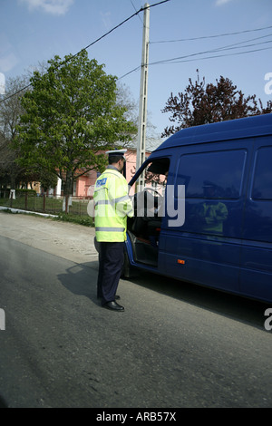 Macchina arrestata dal poliziotto Foto Stock