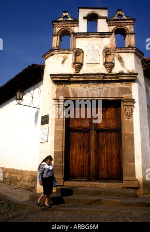 Donna messicana, il museo di arte popolare, Museo de Artes Populares, città di Patzcuaro, Patzcuaro Michoacan, stato, Messico Foto Stock