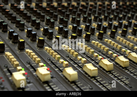 Soundcraft 1600 analog console di mixaggio Foto Stock