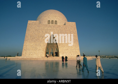 La Quaid-i-Azam, tomba di Mohammed Ali Jinnah, 1876-1948, Karachi, Sind (Sindh), Pakistan, Asia Foto Stock