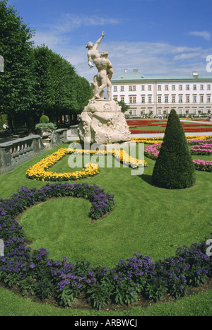 Giardini Mirabell e Schloss Mirabell, Salisburgo, Austria, Europa Foto Stock