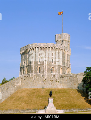 La torre circolare, il Castello di Windsor, Berkshire, Inghilterra, Regno Unito Foto Stock