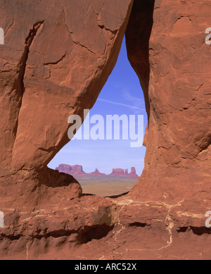 Lacrima Arch, il parco tribale Navajo Monument Valley, Arizona, USA, America del Nord Foto Stock