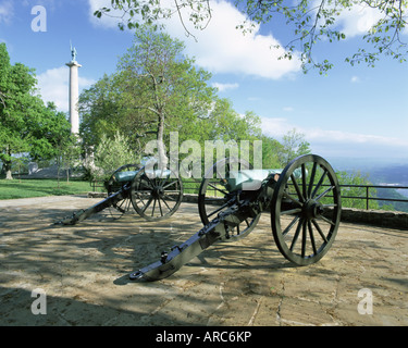 Il cannone al punto parco affacciato sulla città di Chattanooga, Chattanooga, Tennessee, Stati Uniti d'America, America del Nord Foto Stock