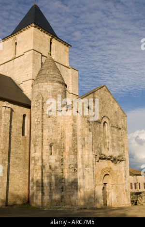 Chiesa di St Savinien Melle Deux Sevres Poitou Charentes Francia Europa Foto Stock