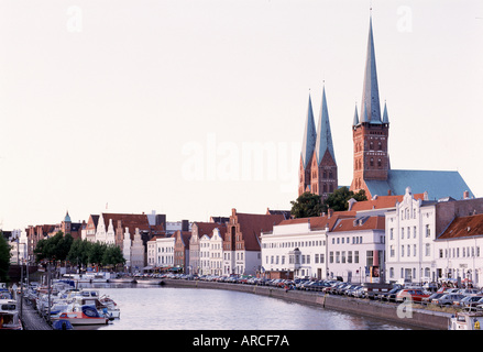 Lübeck, St. Marien und St. Petri, Blick über die Trave Foto Stock