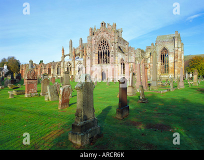 Xii secolo Melrose Abbey, Scottish Borders, Scozia Foto Stock