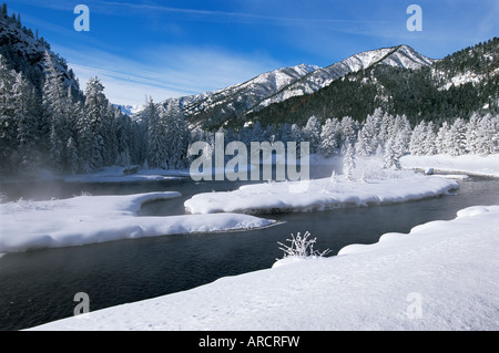 Fiume in inverno, Rifugio punto, West Yellowstone, Montana, Stati Uniti d'America (USA), America del Nord Foto Stock