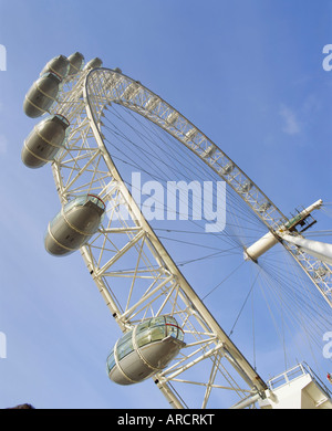 Il London Eye, costruito per commemorare il millennio, London, England, Regno Unito Foto Stock