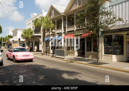 I taxi di colore rosa, Duval Street, Key West, Florida, Stati Uniti d'America, America del Nord Foto Stock