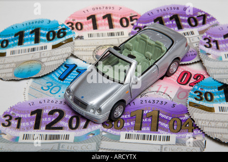 Model Car e Auto dischi fiscale. Foto Stock