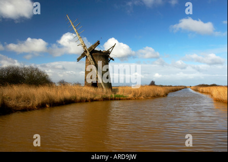 I resti del mulino a vento Brograve su Norfolk Broads Foto Stock