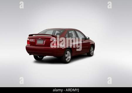 2007 Ford Focus SES in rosso - angolo posteriore vista Foto Stock