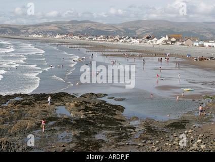 Borth spiaggia e la città - vicino a Aberystwyth, West Wales UK Foto Stock