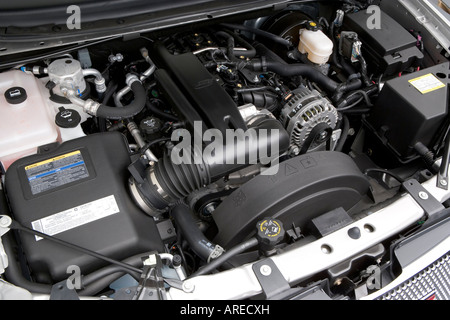 2006 GMC Envoy Denali XL in argento - Motore Foto Stock