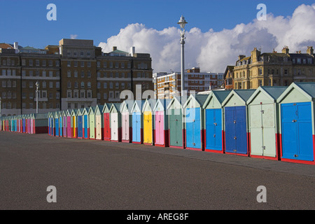 Cabine sulla spiaggia, Brighton Seafront Sussex Foto Stock