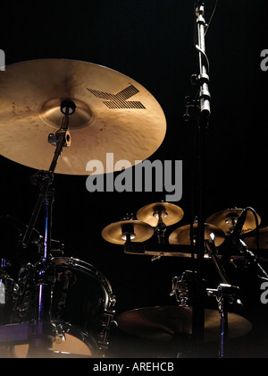 Vista dettagliata del tamburo impostata sul palco prima di un concerto Foto Stock