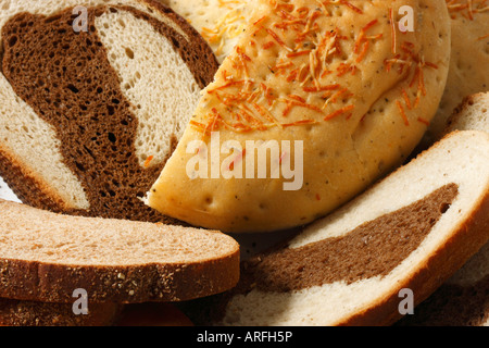 Focaccia un pane con diversi tipi di pane dall'alto primo piano, nessuno orizzontale negli Stati Uniti ad alta risoluzione Foto Stock