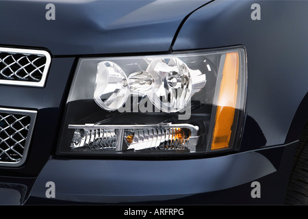 2007 Chevrolet Tahoe LTZ in blu - Faro anteriore Foto Stock