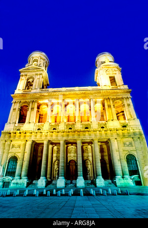 Parigi Francia "Chiesa di Saint Sulpice" fronte "illuminato" di notte in Place St Sulpice "Monumento francese", Foto Stock