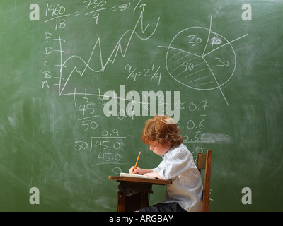 Ragazzo a scuola Foto Stock