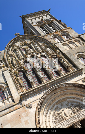 Basilica di Ste Marie Madeleine a Vezelay, Borgogna, Francia. Foto Stock