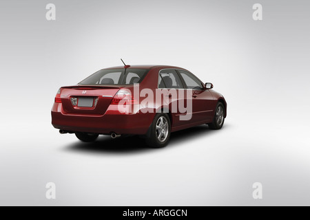 2007 Honda Accord Hybrid in rosso - angolo posteriore vista Foto Stock