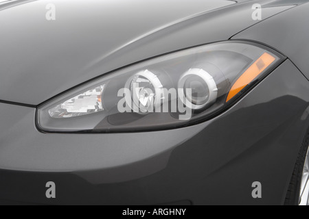 2007 Hyundai Tiburon GT in grigio - Faro anteriore Foto Stock